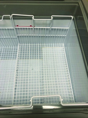 Excellence Industries VB-3HC 31 1/2" Curved Lid Display Freezer, 7.3 Cu Ft.